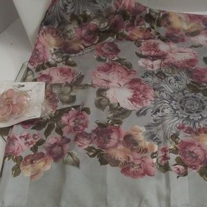 NWOTS VINTAGE (OLD STOCK) CAROLA'S SCARVE & NWT BR